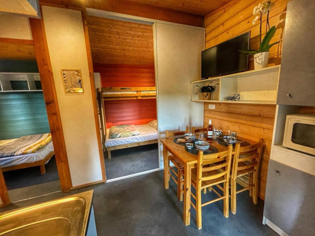 Village De Chalets Joyeuse Exteriör bild