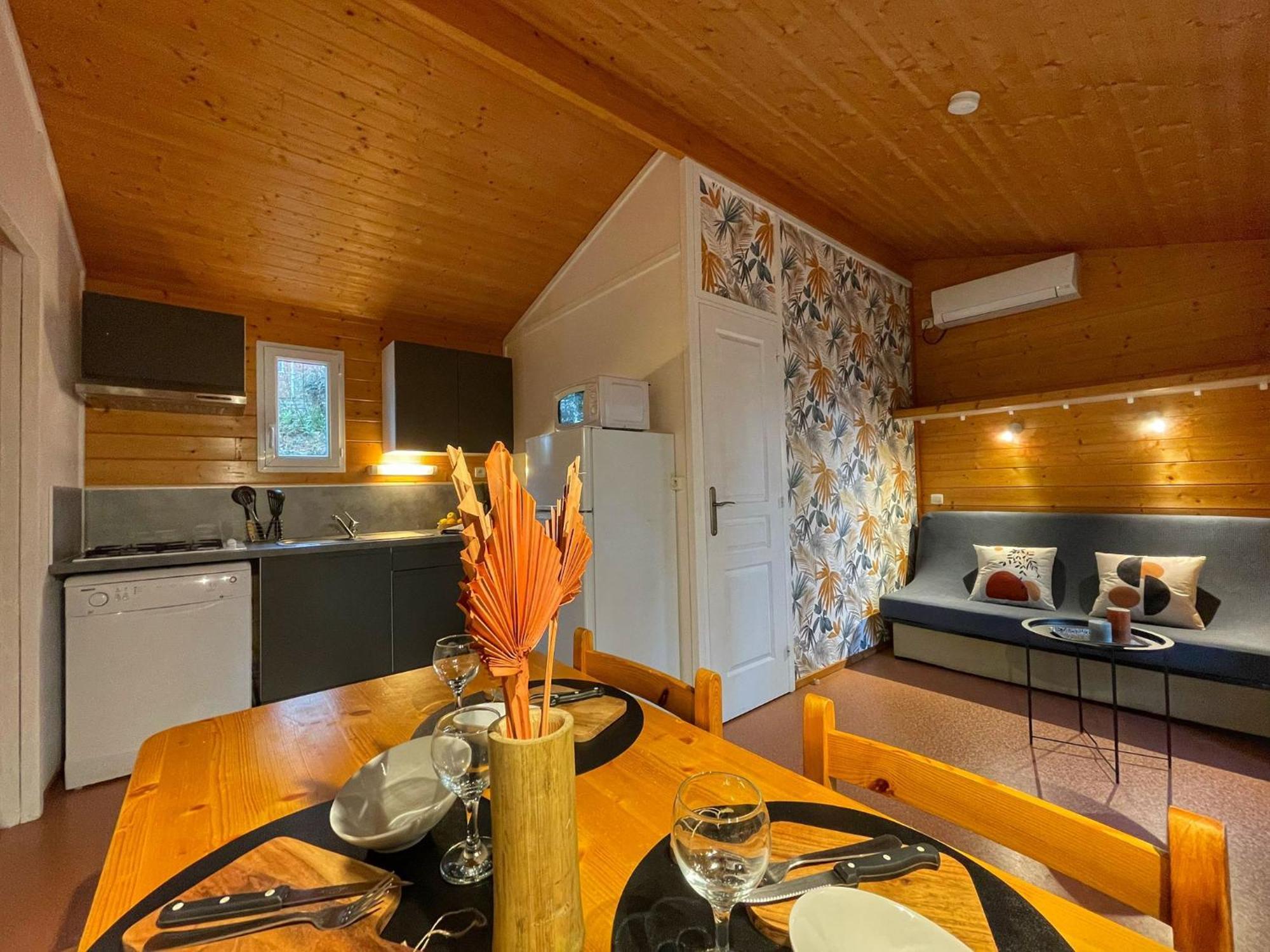 Village De Chalets Joyeuse Exteriör bild